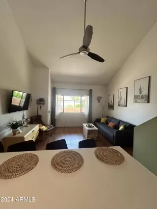 Photo #4: 6736245 Listing