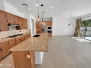 Photo #1: 6736275 Listing