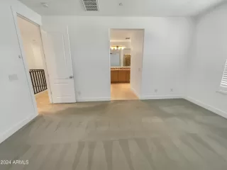 Photo #2: 6736275 Listing