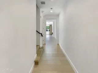 Photo #5: 6736275 Listing