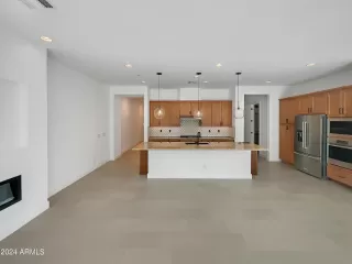 Photo #6: 6736275 Listing