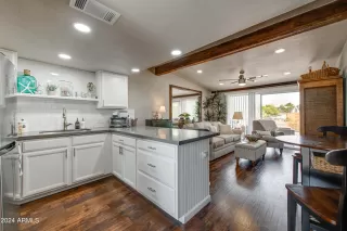 Photo #2: 6736380 Listing