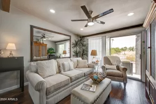 Photo #4: 6736380 Listing