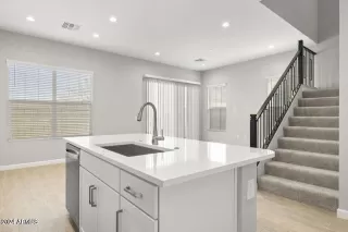 Photo #4: 6736837 Listing 
