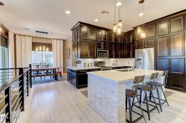 MLS: 6737694 Condo For Sale