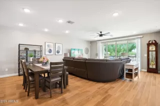 Photo #2: 6738185 Listing