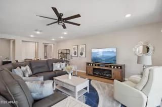 Photo #4: 6738185 Listing