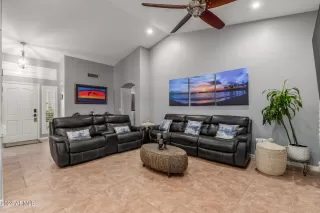 Photo #3: 6738340 Listing