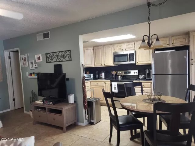 MLS: 6738534 Condo For Sale