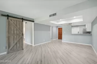 Photo #4: 6739053 Listing