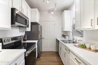 Photo #1: 6739093 Listing 