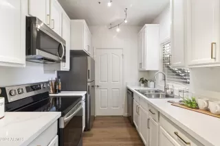 Photo #4: 6739093 Listing 