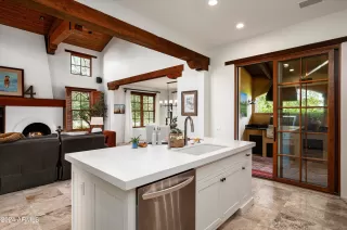 Photo #1: 6739325 Listing 