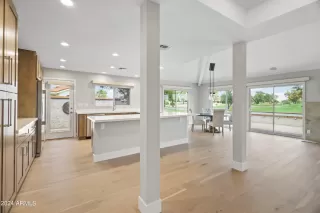 Photo #3: 6739654 Listing