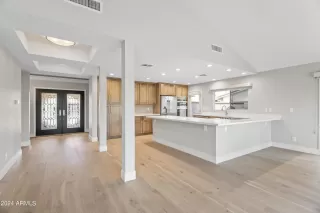 Photo #5: 6739654 Listing