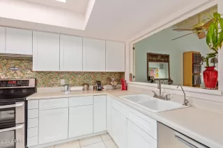 Photo #6: 6739726 Listing