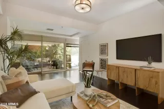 Photo #1: 6740007 Listing