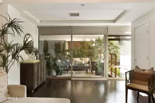 Photo #2: 6740007 Listing