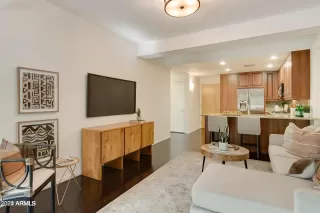 Photo #4: 6740007 Listing