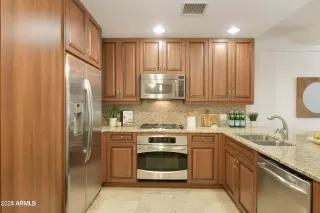 Photo #6: 6740007 Listing