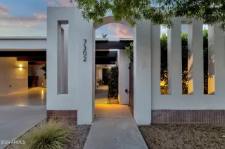 Photo #3: 6740164 Listing 