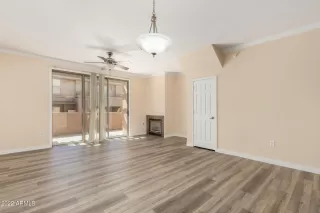 Photo #3: 6740309 Listing