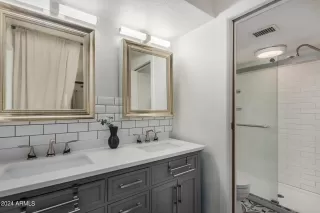 Photo #5: 6740509 Listing 