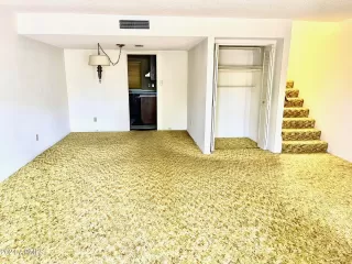 Photo #3: 6740600 Listing