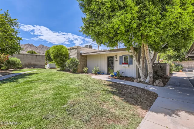 MLS: 6740681 Condo For Sale