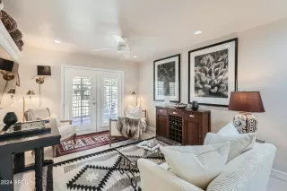 Photo #2: 6740681 Listing 