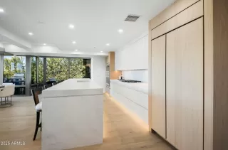 Photo #3: 6741140 Listing