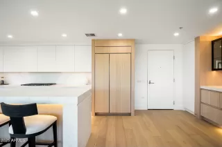 Photo #5: 6741140 Listing