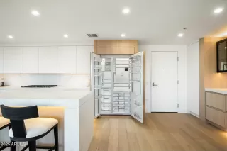 Photo #6: 6741140 Listing