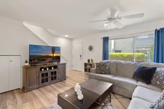 Photo #4: 6741183 Listing