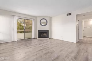 Photo #6: 6741349 Listing 