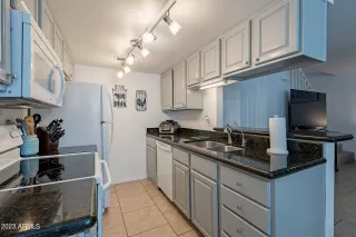 Photo #3: 6741429 Listing