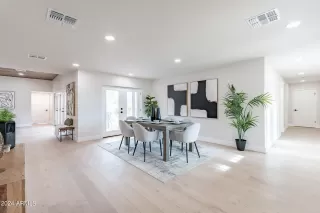 Photo #6: 6741703 Listing