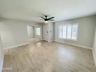 Photo #4: 6742126 Listing