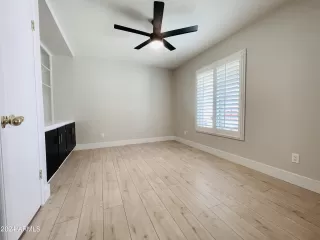 Photo #5: 6742126 Listing