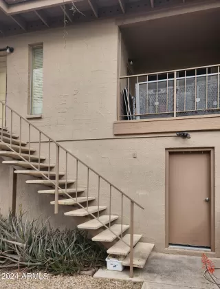 Photo #5: 6742134 Listing