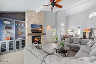 Photo #6: 6742459 Listing
