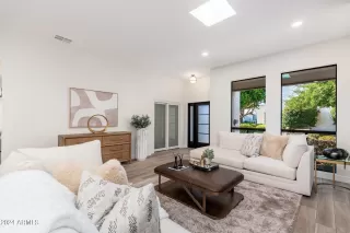 Photo #2: 6742660 Listing 