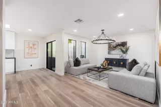 Photo #5: 6742660 Listing 