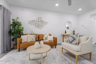Photo #2: 6742963 Listing