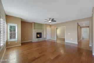 Photo #6: 6743182 Listing