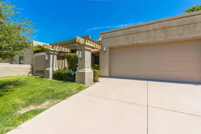 MLS: 6743439 Condo For Sale
