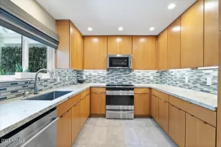 Photo #5: 6743631 Listing 