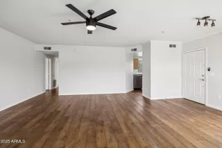 Photo #4: 6743759 Listing