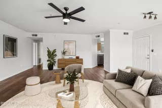 Photo #5: 6743759 Listing