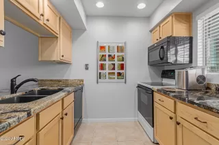 Photo #5: 6744066 Listing